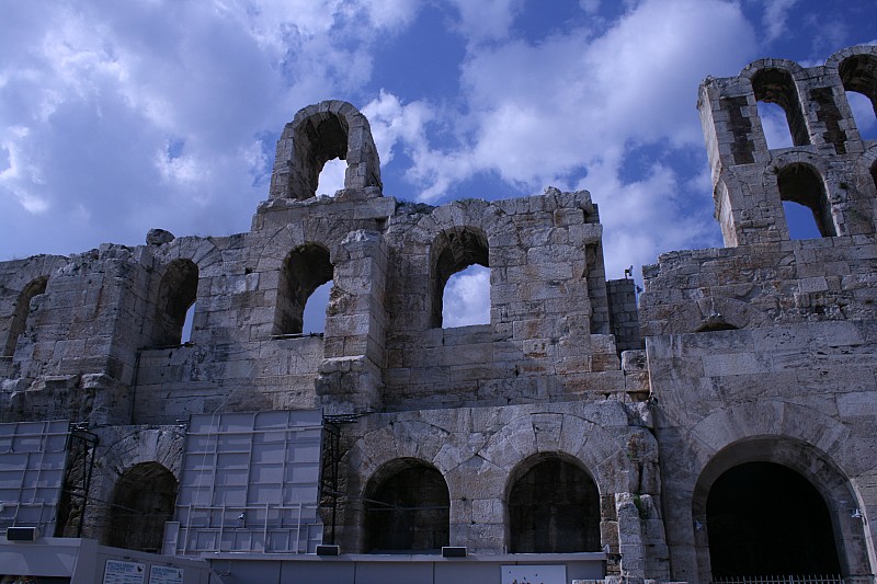  In epoca micenea sulla collina sorgeva un palazzo reale,e solo in seguito l'acropoli 
